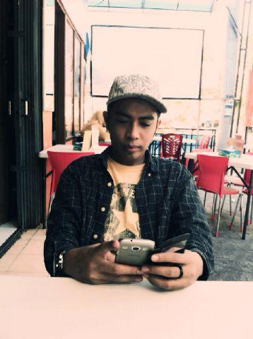 teguhuranglamo's profile picture. Truslah brgrk brhntlah mengeluh...