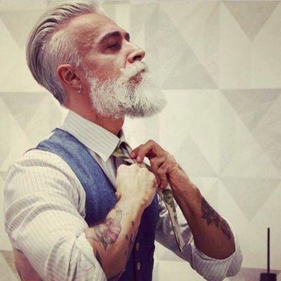 BADER55224149's profile picture. ‏*لو كانت الدنيا سهله ميسرة لما كان( الصبر) أحد أبواب الجنه قيل لأحد الصالحين: ما هو الصبر الجميل قل:أن تبتلي وقلبك يقول الحمد.