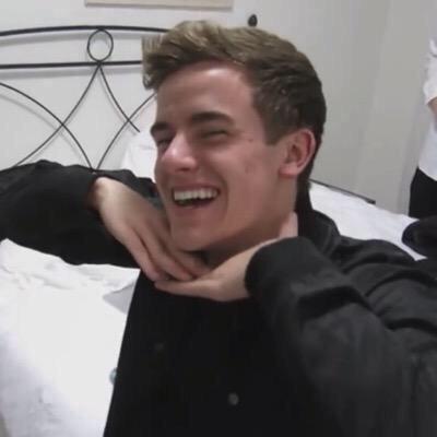 Iayoutube's profile picture. rt the layout you want and ill dm it to you! please give me credit if you use! and follow my main account if you want!(: