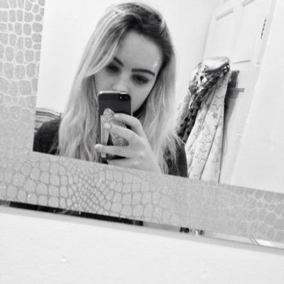 mxll0ryknox's profile picture. cool