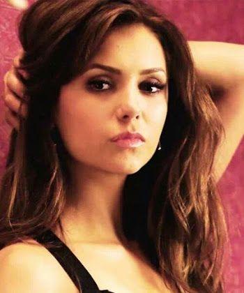Nina Dobrev her şey.