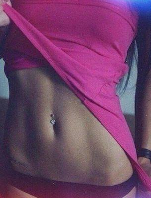 lujuria92's profile picture. Y pienso q si no existes yo me muero, q en mi cabeza habia un sueño y q se ha hecho realidad !!