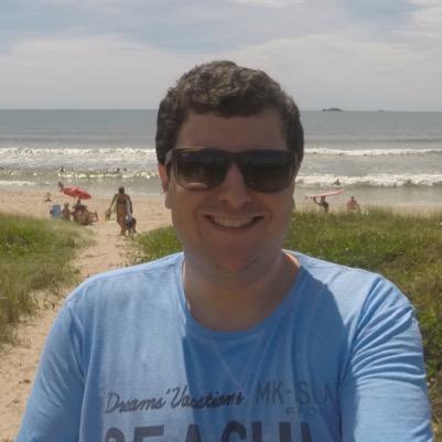 Dj, Jogadô, Desenvolvedor, Coordenador de desenvolvimento, #Agile evangelist, amante das coisas boas da vida...