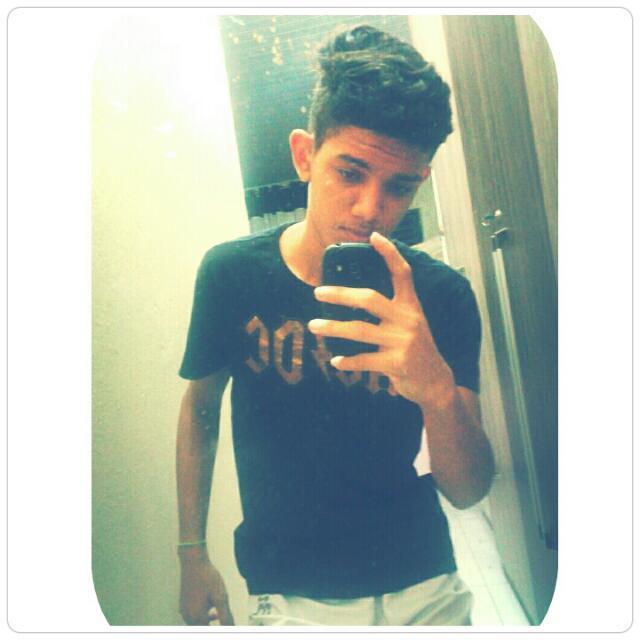 Instagram: @__ibarros
