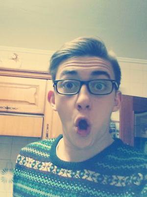 Tengo mi sonrisa lista para cuando te vea            Jugador de C.D.Gallarta - Juvenil