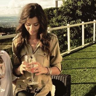 Helloo! account dedicated to the lovely eleanoor. She's my model, and I'm proud of it. IG: eleanorj92 Twitter: @EleanorJCalder FB: /eleanorj92