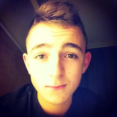 andrew67956842's profile picture. 16 ans #TeamSAM ⚽️ 
La vie est trop courte pour se réveiller avec des regrets, alors aime les gens qui te traitent bien et oublie les autres!