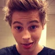 talk to 1dizzle #5sos #onedirection #iphone6 http://t.co/kRaLFZuWmc Iphone app ✏️that lets you send ephemeral photo, video messages instantly to your friends.