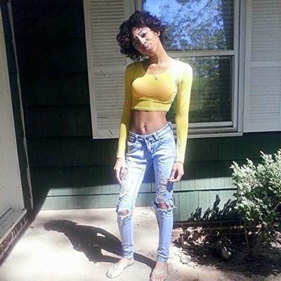My Name Farrah Everybody Call Me Fu , I'm a chilled bitch until you get on my bad side other than that I like to  And Shop