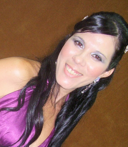 Mulher,Filha de Deus, guerreira, esposa, filha, tia, madrinha,psicopedagoga e ainda Assistente Social...