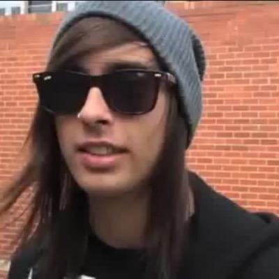 ddlovaticI's profile picture. im okay