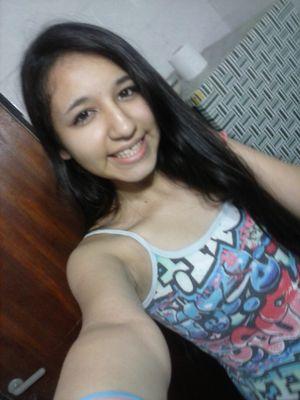 amo mucho a mis amigos y no los comparto//pOoNiCoOrNiiOo//
belieber forever 8/11/13 el mejor dia de mi vida.//LARRY PIOLA VOS NO//