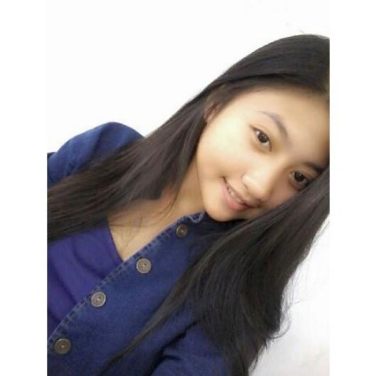 Do what mkes u hppy,be with who mkes u smile.laugh as much as you breathe and love as long as you live,12♥