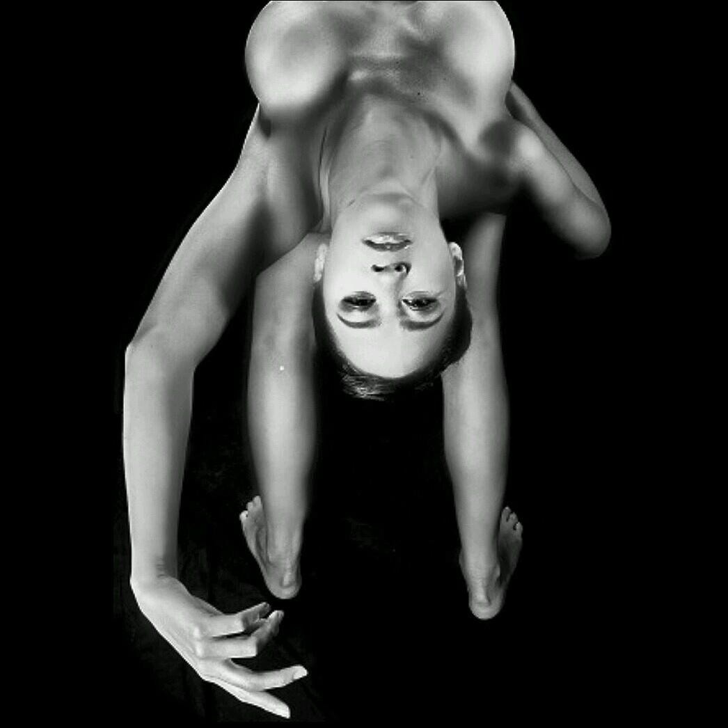 Instagram: YestCast.. Lic. C.S, Periodista, Locutora, Animadora, Actriz de Teatro y tv, Bailarina. Persevering-Fitness.