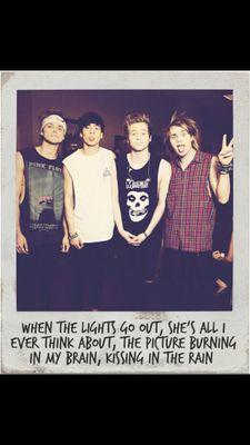 sos_is_life_'s profile picture. this is a fan page... i will try to tweet everyday... things about me i love 5sos, i self harm,im not ashame to admit it... follow i follow back ❤️