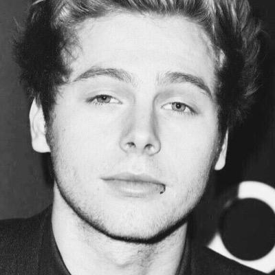 please follow @MukeClarity ❤