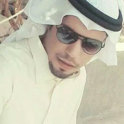 بعض الحكي لاصآر معقود بالروح تبقى معه زحمه مشآعر أسيره لاطايله مخرج ولا طايلهه بوح علّ وعسى كتمآنهآ يكون خيره