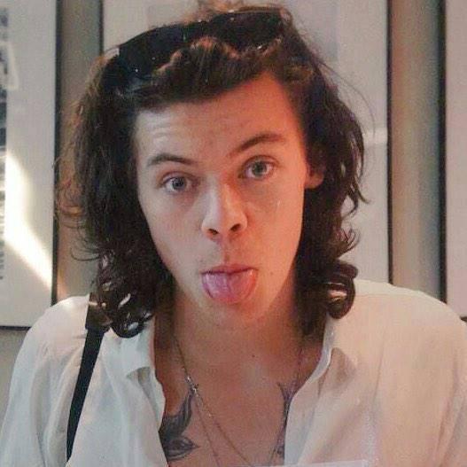 read this fanfic about Larry ;) https://t.co/dl28AoazdA