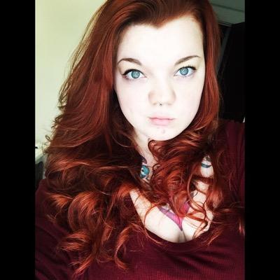 lucyyyferrr's profile picture. - mommy. 24. student.