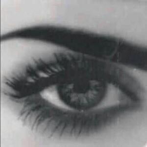 مدلعه مابين طيش وشقاوه وإليا حكيت كل الحروف اتبعوني .. فيني شموخ الكون وفيني فهاوه ... ومرات اخاف الناس لا ياكلوني ... ♡' & الخــــــاص ممنــــــوع
