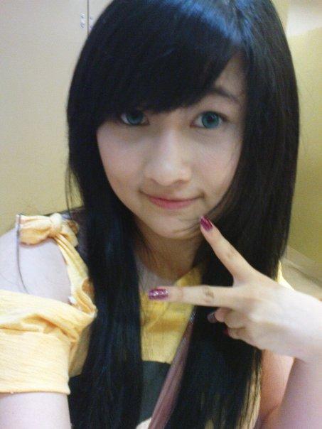 PratiwieWiwit's profile picture. 