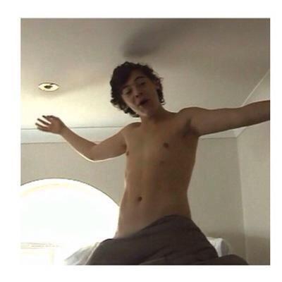 please follow @uanmagic bc they gave you a free follow :)