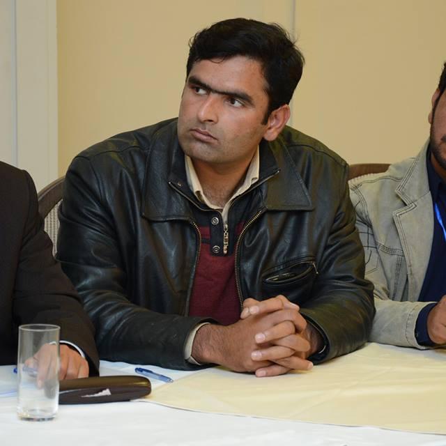 Azhar4477's profile picture. 