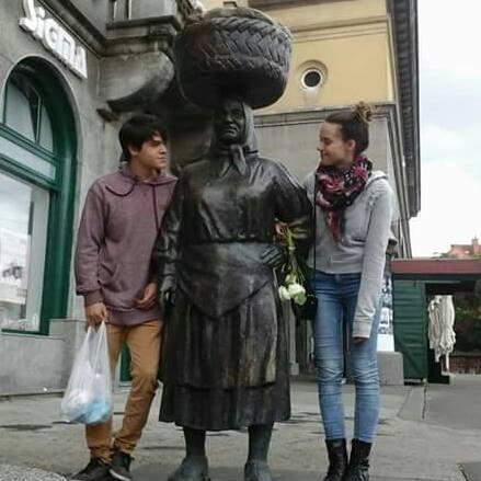 Dina (L)