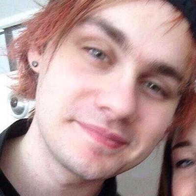 FOLLOW @typicalftlrh AND IF SHE DON'T FOLLOWS YOU ASK FOR FOLLOW BACK