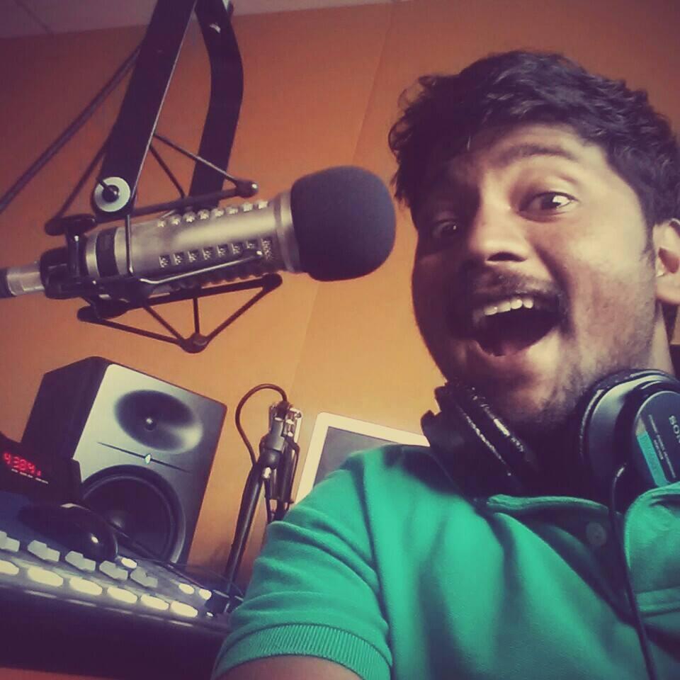 Radio Jockey@Radio Gilli106.5fm