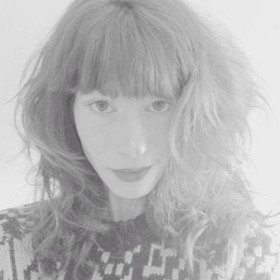Fotograaf - Beschikbaar voor een nieuwe werkgever - Actrice - Moeder - Fantasierijk - Beelddenker - Gevoelig - Nieuwsgierig - inventief.