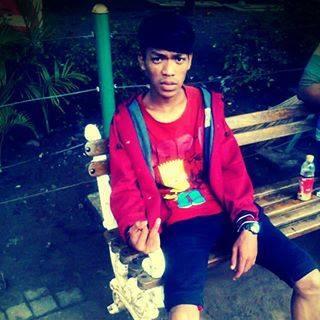 tak perduli sesulit apapun hidupku hari ini, yakinlah bila aku masih pantas bermimpi indah ,;)
