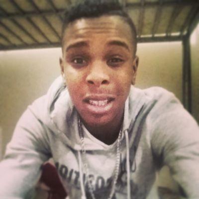 De-djino  j'ai grandit dans le Hla  Ca passe ou ca Shlasse #Snap=Juniorfafet #FaceB2ok,=junior de-djino Salvador dari  #BabtouRebeuRenoi je vous prend a 3!!! #S