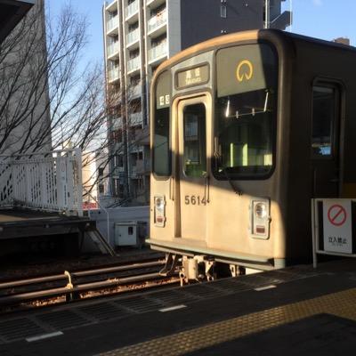 東山線専門です。東山線の運用記号について、ツイートします。東山線関係の方にはフォロバ中。 ✳︎細心の注意を払っていますが非公式情報なので、誤報が混ざっていることがございます。ご了承下さい。 JR関西線にも興味有り。 最近思っていること→本山駅の乗り換え通路が狭すぎて人がごった返してるから改善してほしい。