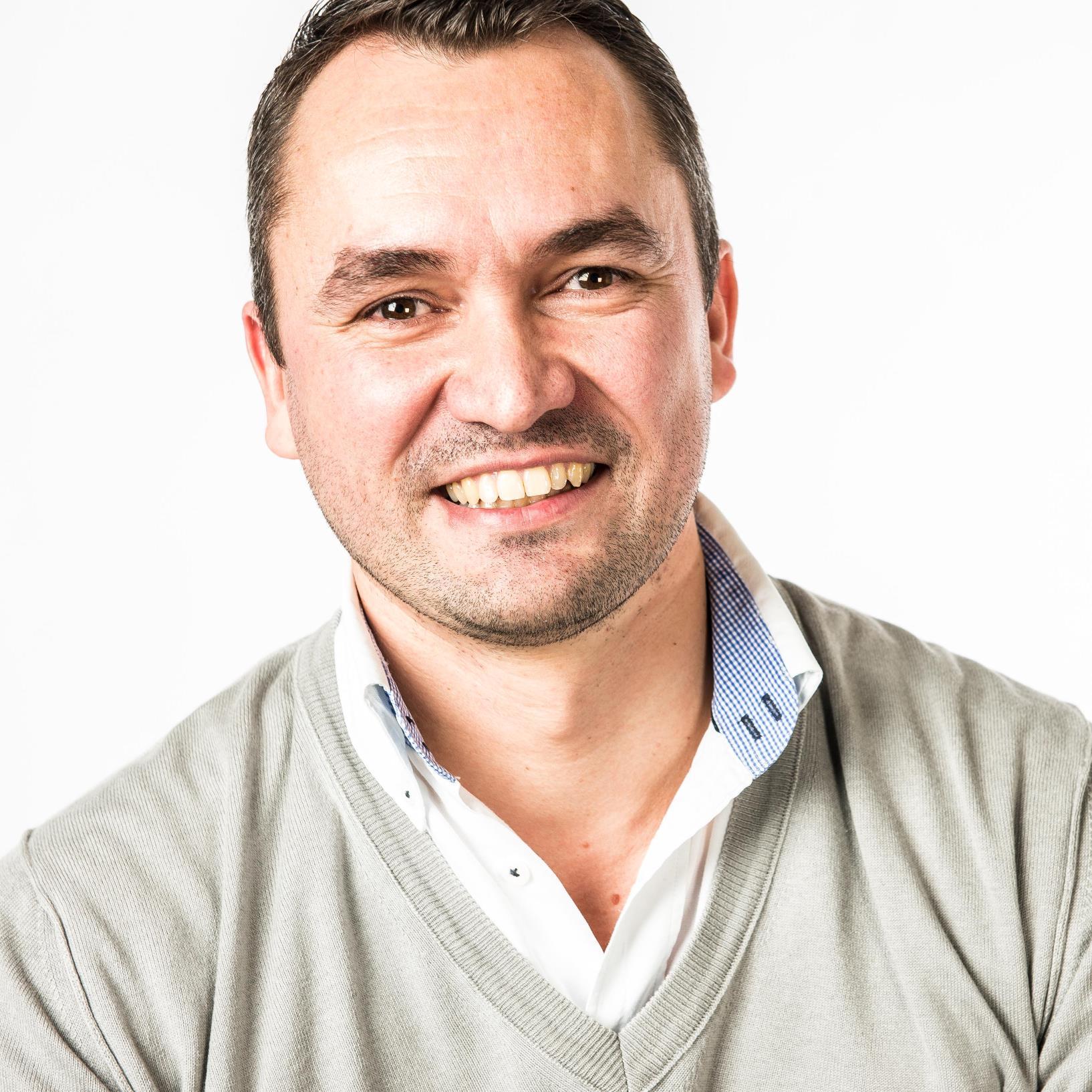 adviseert ondernemers - https://t.co/pXeRSUVcf9