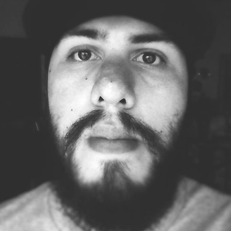 Mooquense, gamer e music lover e fã de piadas sem sentido.