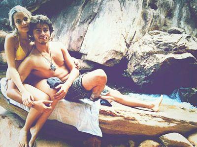 Reconhece a queda e não desanima. Levanta, sacode a poeira. E dá a volta por cima.