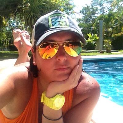 Productora de Eventos, Luchadora, Emprendedora y Fiel creyente de la LIBERTAD, sobreviviente de Venezuela, con unos cuantos tornillos menos... .
