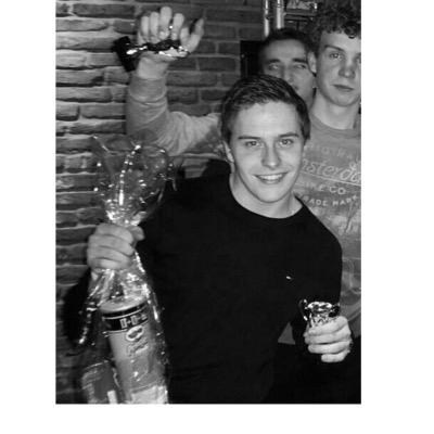 19 / student bedrijfseconomie / Ajax Amsterdam / schalke 04 / vv Veenendaal A1 / fitness /never give up