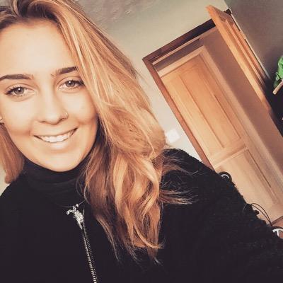 izzier94's profile picture. instagram: @uggpuss