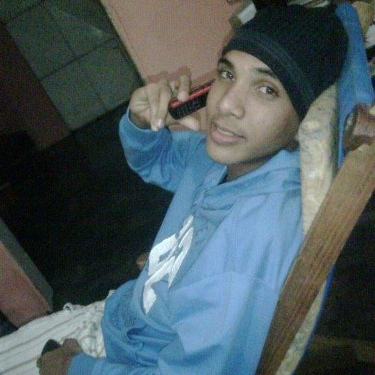 No confió en la gente desconfiada, suelen hacer aquello que critican :)