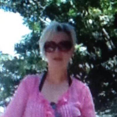 AmundsenVigdis's profile picture. Årskommen samfunnskverulant og den sanne kattevenn.