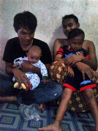cuek, nyantai, 'n humoris,