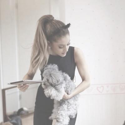 go follow @flufflyariana