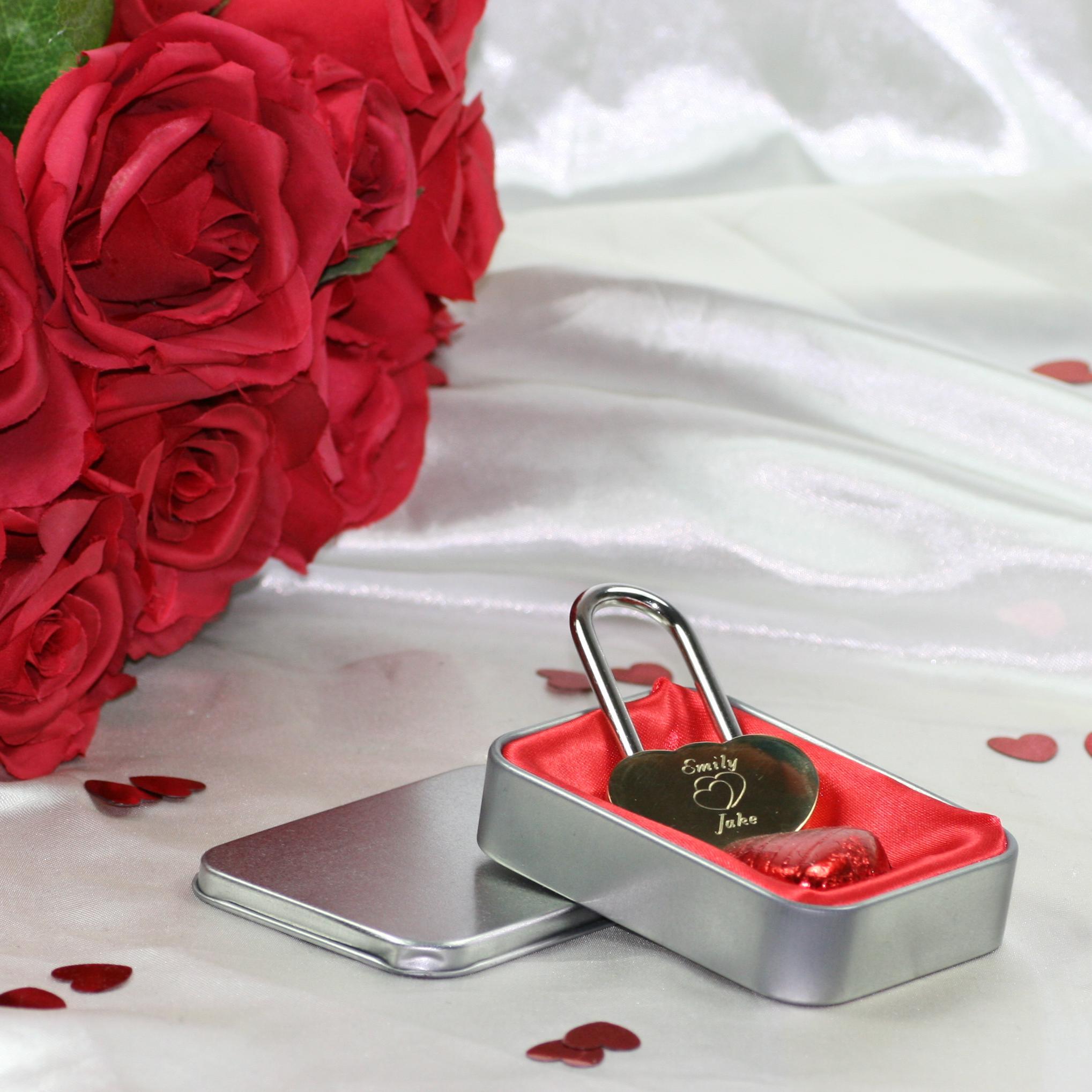 We specialise in personalised gifts for your special occasion.