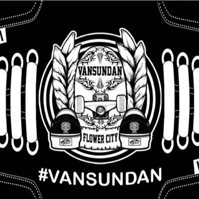 A Small Thought in Vans Off The Wall from Flower City #BDGpride Path: vansundan | Instagram: vansundan