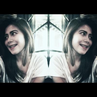 I am a woman in process. I try to take every conflict, every experience, & learn from it. Love my life so bad. Thanks Allah:)