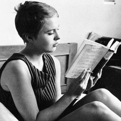 Licenciada en Psicología, bloguera literaria y muy amiga de sus amig@s.