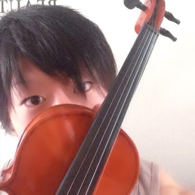 博士前期課程修了，元総合格闘家で，現在とある競技の現役アスリート．しばらくヨーロッパに住んでいたので4ヶ国語しゃべれます(´・ω・`) 映画（家にシアタールームあり）・ヴァイオリン・アコギ・ドラム・写真(一眼・フィルム)・海外・スクーバダイビング・馬術・Disney・USJ