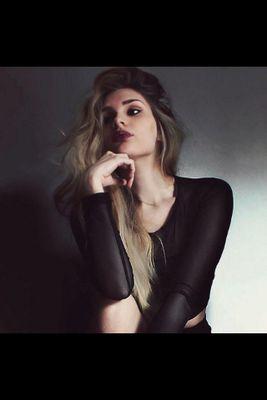 clap clap c'est le bruit de mes seins dans ta face.